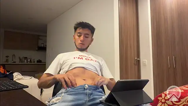 Snapshot of HikaruWolff chatting on June 2026 12:19:01 AM HikaruWolff online show from June 2026 12:19:01 AM