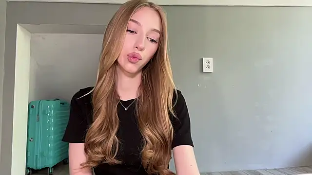 Snapshot of TraceyHowey chatting on June 2026 09:41:01 AM TraceyHowey online show from June 2026 09:41:01 AM