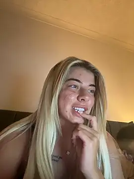 TaysummerB online show from July 2026 09:32:02 PM