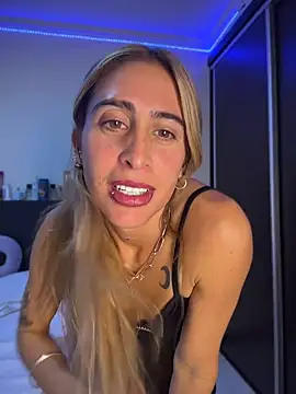 NicoleWilder online show from June 2026 01:32:01 AM