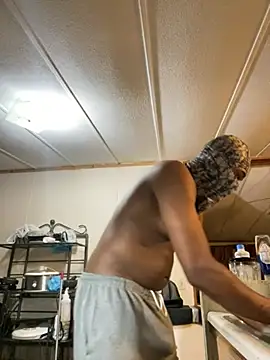 Midnight gator online show from June 2026 01:00:02 AM