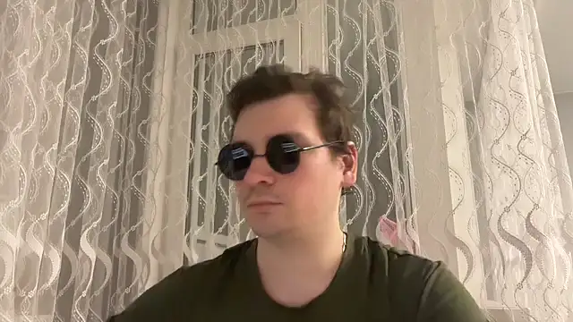 Svertyn online show from June 2026 07:44:02 PM