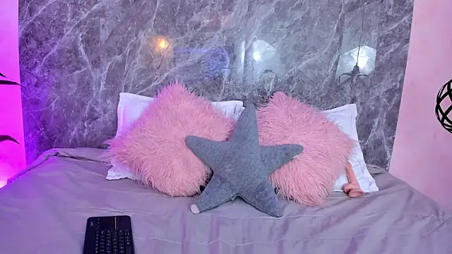 MiaRivvers online show from July 2026 12:21:02 PM