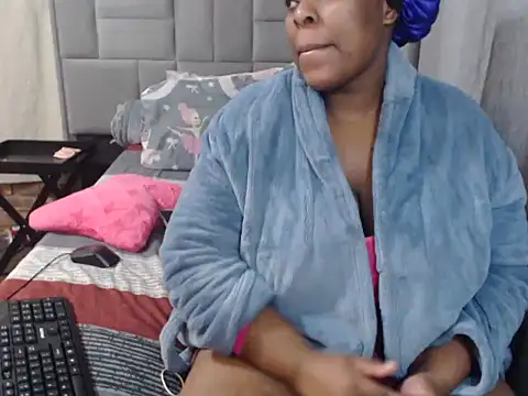Snapshot of Wifey_Amanda chatting on July 2026 07:23:02 AM Wifey Amanda online show from July 2026 07:23:02 AM