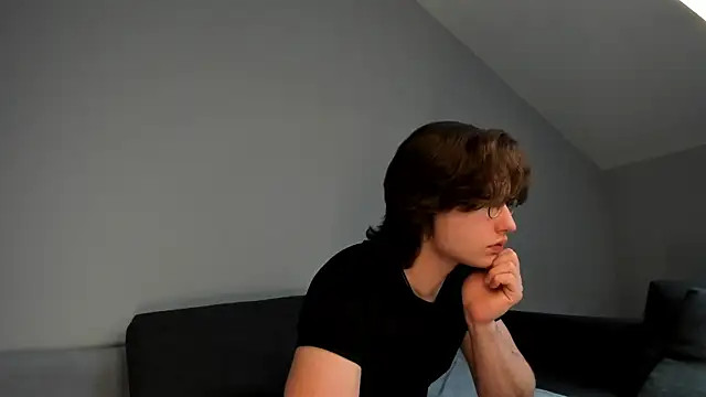Snapshot of Valo_Cross chatting on June 2026 11:34:02 AM Valo Cross online show from June 2026 11:34:02 AM