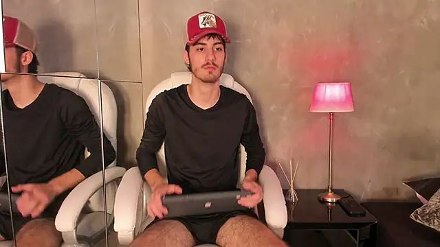 Snapshot of Liam_Crown chatting on June 2026 06:54:01 PM Liam Crown online show from June 2026 06:54:01 PM