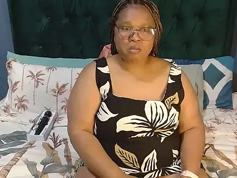 Snapshot of MISS_BLACKBERY chatting on June 2026 08:52:02 PM MISS BLACKBERY online show from June 2026 08:52:02 PM
