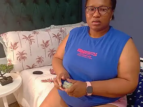 Snapshot of MISS_BLACKBERY chatting on June 2026 06:19:02 AM MISS BLACKBERY online show from June 2026 06:19:02 AM