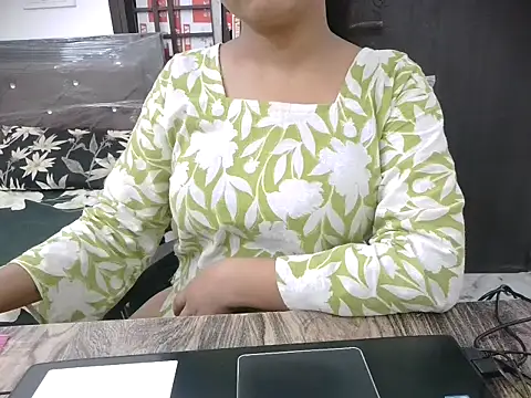 Bold-Divya1 online show from June 2026 03:44:02 AM