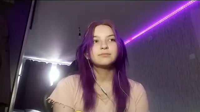 Snapshot of CaroylnOllhoff chatting on June 2026 10:28:01 AM CaroylnOllhoff online show from June 2026 10:28:01 AM