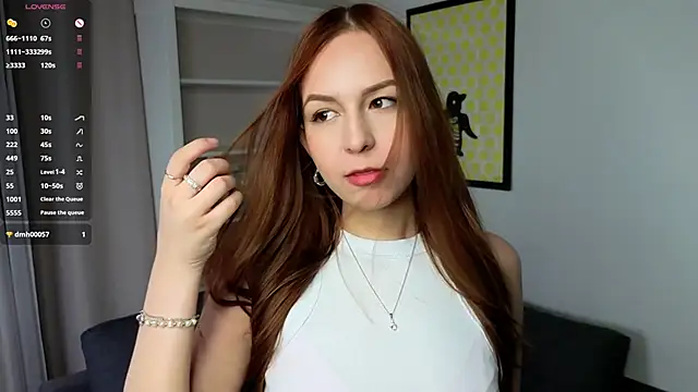 Snapshot of EvelyneBasse chatting on June 2026 09:35:01 PM EvelyneBasse online show from June 2026 09:35:01 PM