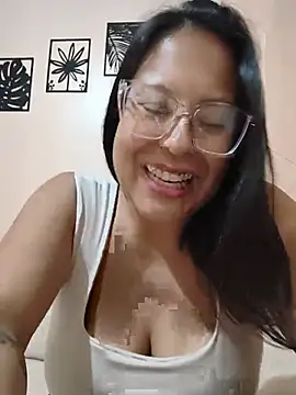 Snapshot of Coral_611 chatting on June 2026 10:47:02 PM Coral 611 online show from June 2026 10:47:02 PM