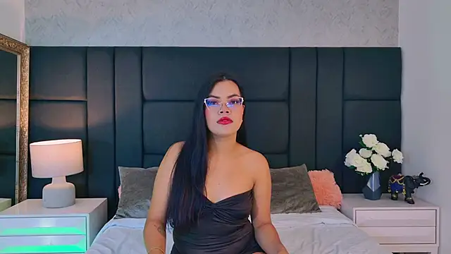 Snapshot of AliceLavenders chatting on June 2026 01:22:02 PM AliceLavenders online show from June 2026 01:22:02 PM