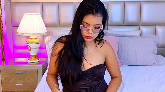 Snapshot of AliceLavenders chatting on July 2026 06:53:01 PM AliceLavenders online show from July 2026 06:53:01 PM