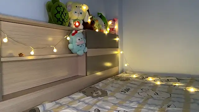 Snapshot of pinq_love chatting on June 2026 10:09:01 AM pinq love online show from June 2026 10:09:01 AM