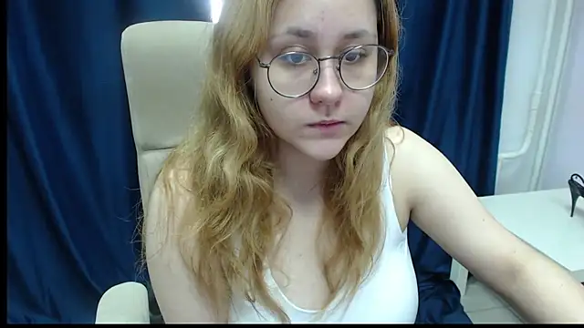 Snapshot of Judith_hypnosiss chatting on June 2026 05:30:01 AM Judith hypnosiss online show from June 2026 05:30:01 AM