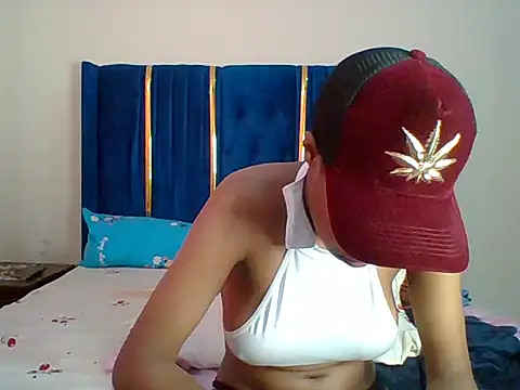 Snapshot of jay-ezike chatting on July 2026 08:32:01 AM jay-ezike online show from July 2026 08:32:01 AM