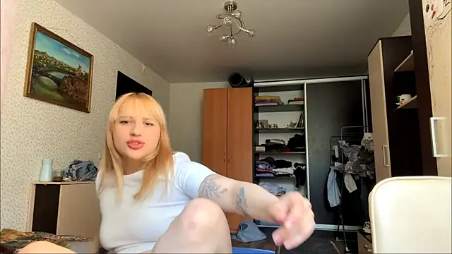 Snapshot of EllanFernandes chatting on June 2026 06:16:02 AM EllanFernandes online show from June 2026 06:16:02 AM