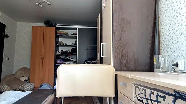 Snapshot of EllanFernandes chatting on June 2026 09:14:01 AM EllanFernandes online show from June 2026 09:14:01 AM