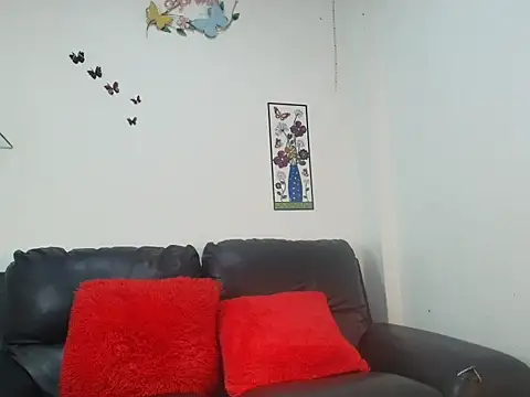 Snapshot of EMI_BLISS chatting on June 2026 08:33:02 PM EMI BLISS online show from June 2026 08:33:02 PM
