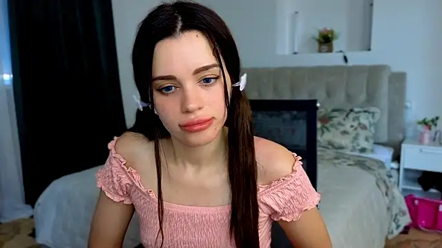 Snapshot of Little_cuti1e chatting on June 2026 10:10:01 AM Little cuti1e online show from June 2026 10:10:01 AM
