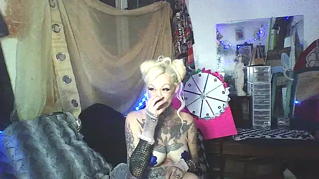 Snapshot of in_my_bunny chatting on July 2026 06:09:02 AM in my bunny online show from July 2026 06:09:02 AM