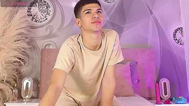 Snapshot of Dilan_Femboy chatting on August 2026 02:30:01 PM Dilan Femboy online show from August 2026 02:30:01 PM