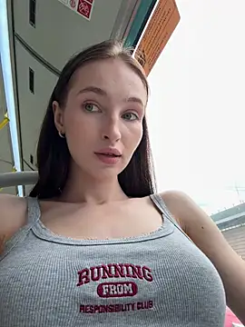 Snapshot of -missbehaving- chatting on July 2026 12:33:01 PM -missbehaving- online show from July 2026 12:33:01 PM