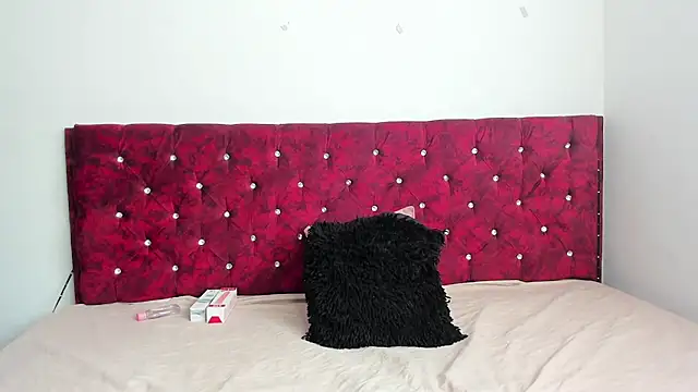 spicy kirie  online show from July 2026 12:56:01 PM