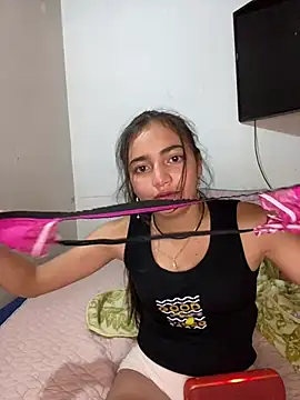 Julia valentina online show from July 2026 12:57:01 AM