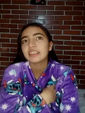 Julia valentina online show from July 2026 07:10:01 PM