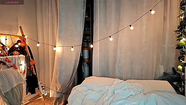 miavixi online show from June 2026 04:38:01 PM