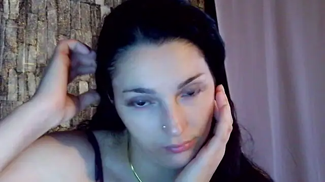 Snapshot of Ellara- chatting on June 2026 03:58:01 PM Ellara- online show from June 2026 03:58:01 PM