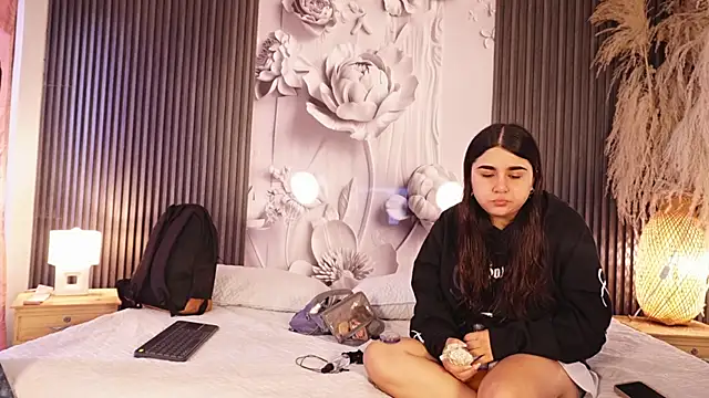 GabbyAndDominic online show from July 2026 12:44:01 PM