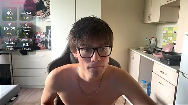 JadeNoiiir online show from July 2026 01:21:01 PM