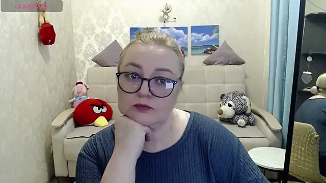 Snapshot of Meow_Milf chatting on June 2026 05:26:02 AM Meow Milf online show from June 2026 05:26:02 AM