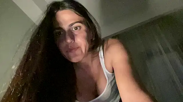 Snapshot of Rineliadi chatting on August 2026 05:04:01 PM Rineliadi online show from August 2026 05:04:01 PM