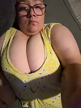 Snapshot of Honey_HazelX chatting on July 2026 04:04:02 AM Honey HazelX online show from July 2026 04:04:02 AM
