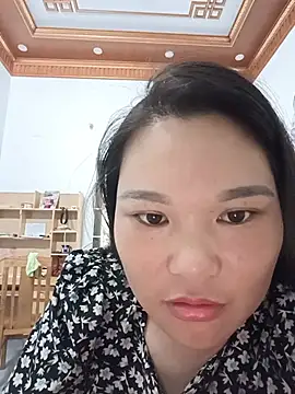 Snapshot of Holy-mi chatting on June 2026 12:28:02 AM Holy-mi online show from June 2026 12:28:02 AM