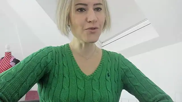 Snapshot of Ssoniaaa chatting on February 2025 02:02:01 PM Ssoniaaa online show from February 2025 02:02:01 PM