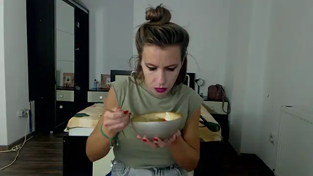 DedeSibel online show from January 2025 02:41:01 PM