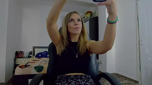 DedeSibel online show from October 2025 12:28:01 PM