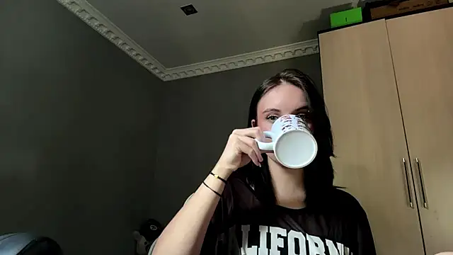 martinienjoyer online show from July 2026 09:23:01 AM