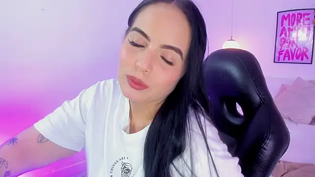 Snapshot of camilaa7 chatting on June 2026 07:25:01 AM camilaa7 online show from June 2026 07:25:01 AM