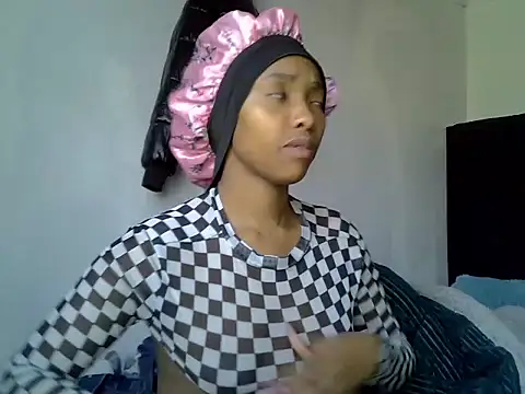 Snapshot of pretty_jaz chatting on June 2026 06:11:01 AM pretty jaz online show from June 2026 06:11:01 AM