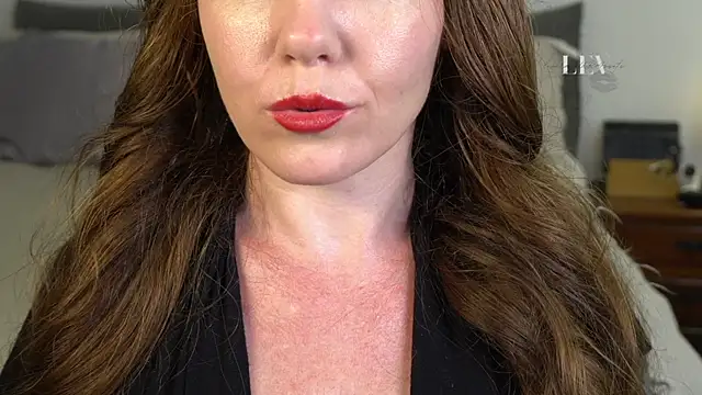 Snapshot of leverageurassets chatting on September 2025 12:37:01 PM leverageurassets online show from September 2025 12:37:01 PM