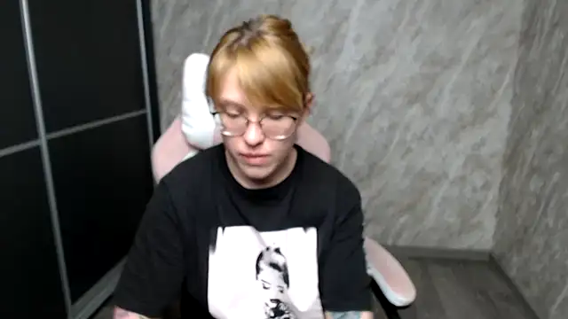 Reginasmilee online show from March 2025 02:01:02 PM