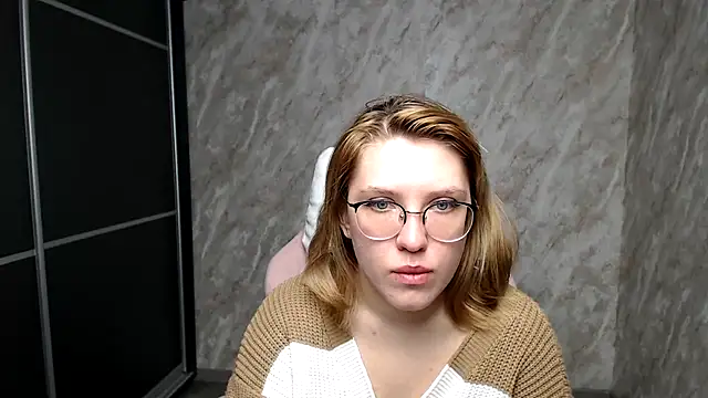 Reginasmilee online show from March 2025 03:42:01 AM