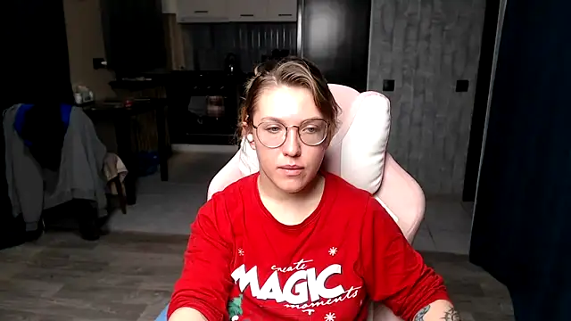 Reginasmilee online show from September 2025 11:50:01 PM