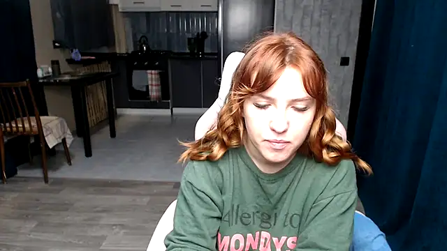 Reginasmilee online show from October 2025 02:59:01 AM